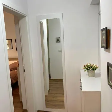 Apartment Aden's House *